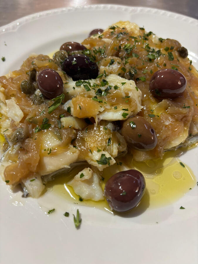 Baccalà alla “Genovese” con salsa di cipolla olive e capperi