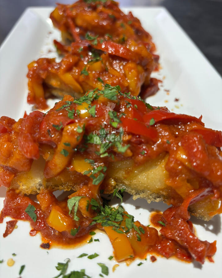 L’Antivirus di baccalà fritto con salsa di peperonata
